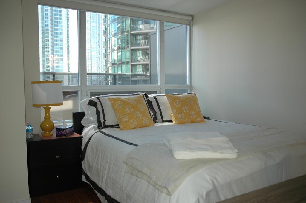 Livingsuites Toronto - 20 Blue Jays Way Eksteriør billede