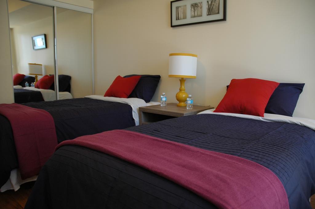 Livingsuites Toronto - 20 Blue Jays Way Eksteriør billede