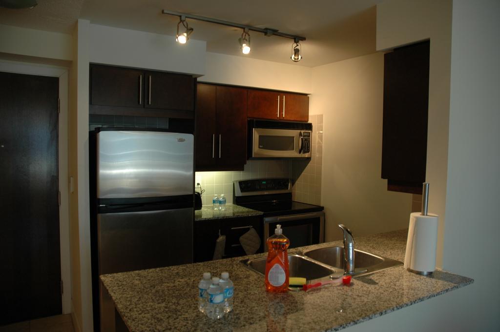 Livingsuites Toronto - 20 Blue Jays Way Eksteriør billede